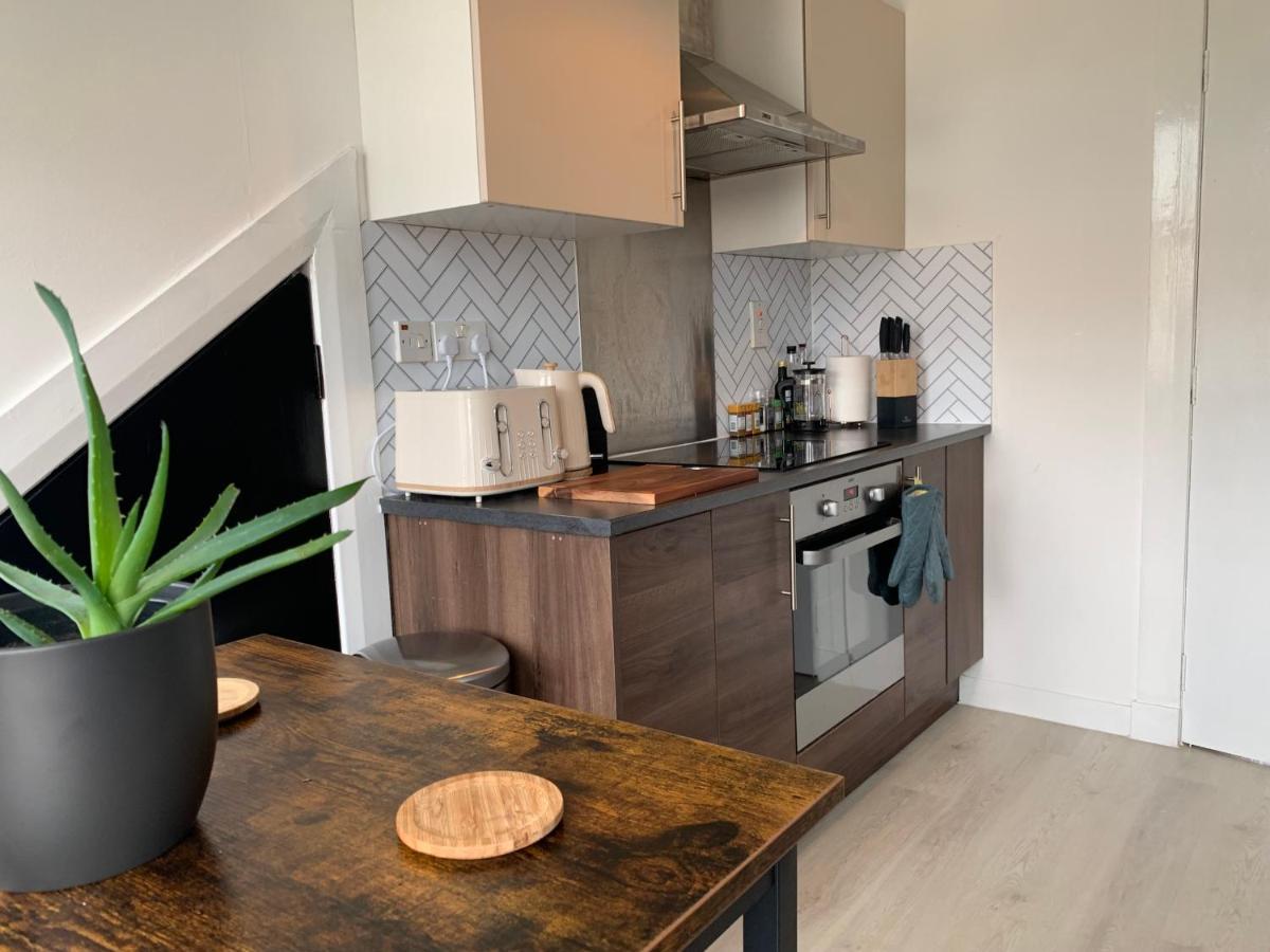 Lovely 2 Bedroom Apartment In Central Location Greenock Kültér fotó