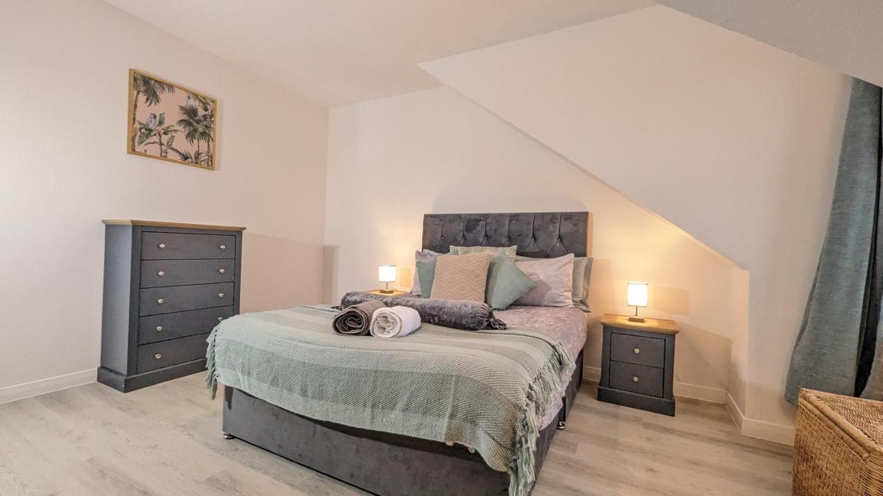 Lovely 2 Bedroom Apartment In Central Location Greenock Kültér fotó