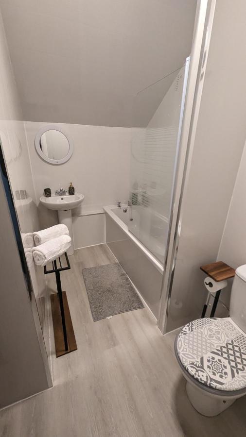 Lovely 2 Bedroom Apartment In Central Location Greenock Kültér fotó