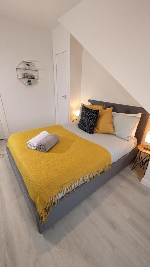 Lovely 2 Bedroom Apartment In Central Location Greenock Kültér fotó