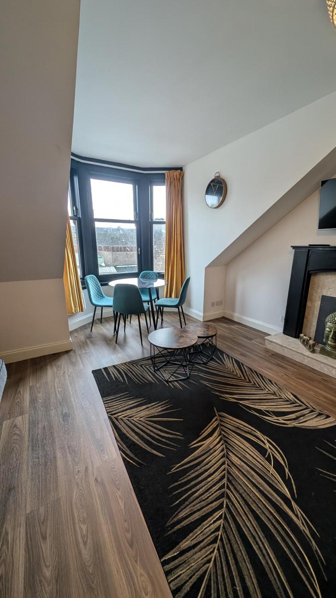 Lovely 2 Bedroom Apartment In Central Location Greenock Kültér fotó